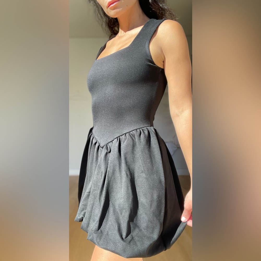 Elegant Black Sleeveless Dress